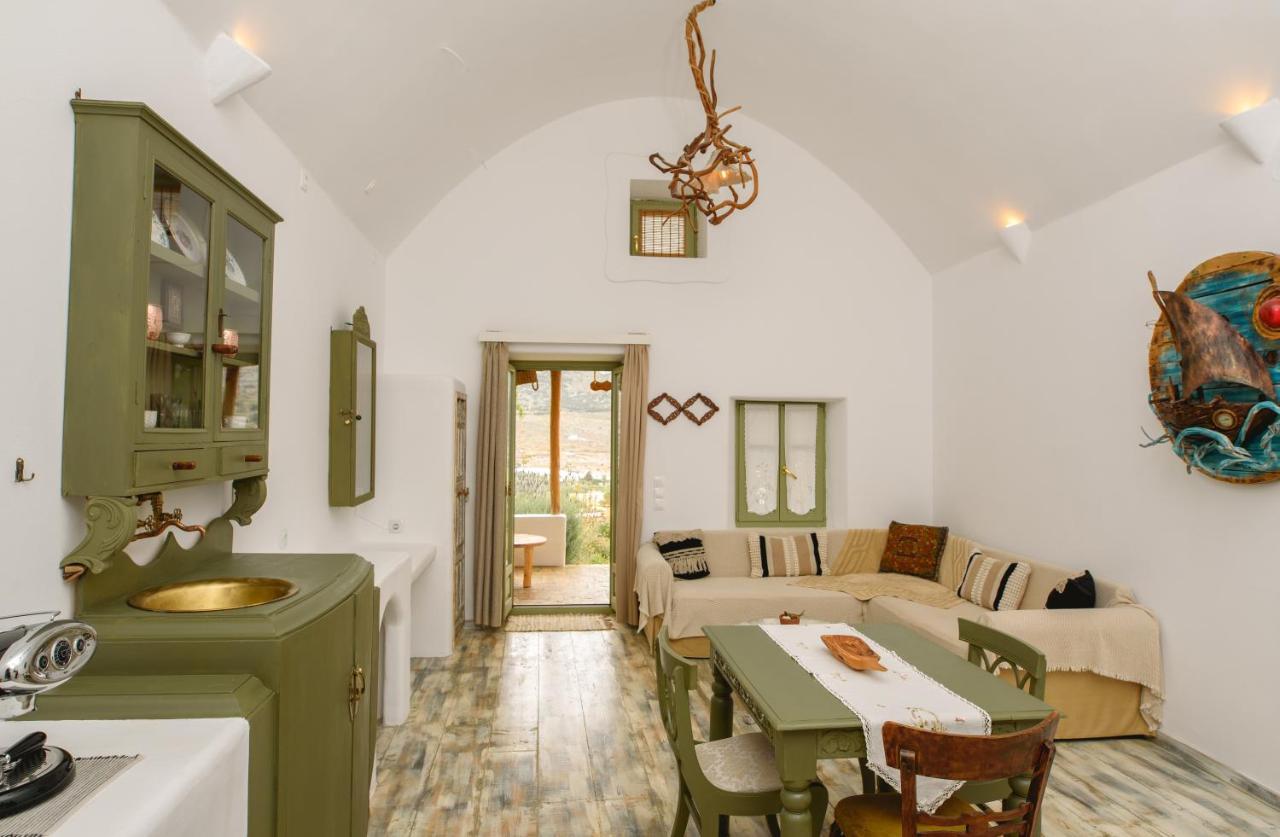 Aliori Art Caves Hotel Aegiali Exterior photo
