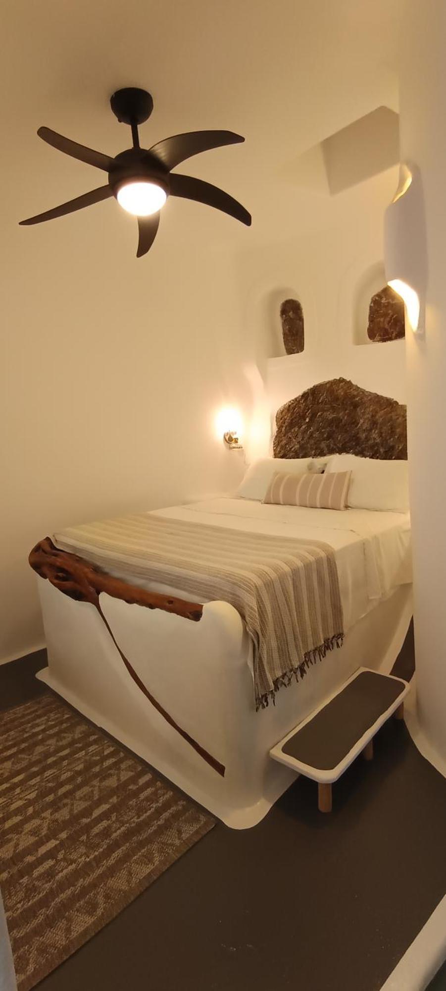 Aliori Art Caves Hotel Aegiali Exterior photo